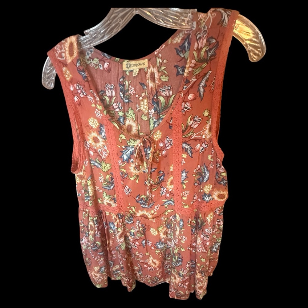 Democracy Brick red floral design babydoll top. Lace trim on sleeves & waist szM - Picture 4 of 10